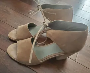Eileen Fisher Tan Heeled Sandals Chunky 2 Inch High Suade thumbnail 1