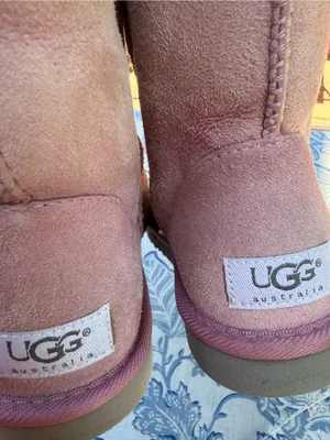 UGG Australia Womens Pink Suede Sheepskin Classic Short 5825 Boot Size 5 thumbnail 9