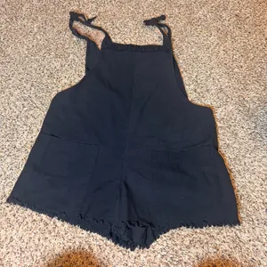 Oh Polly Romper Overalls Black Frayed Hem‎ Tie Strap Pockets Casual S thumbnail 1