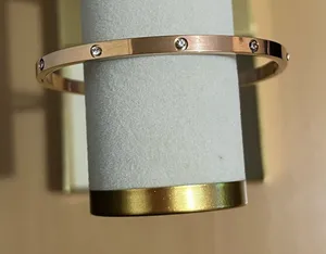 Elegant bracelet Gold thumbnail 1