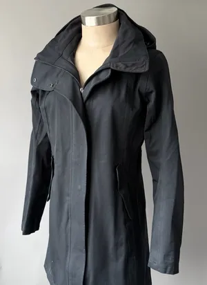 Patagonia Black Hooded Jacket Women’s Small Full Zip Coat thumbnail 1