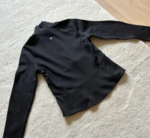 Lululemon Cropped Half-Zip thumbnail 4