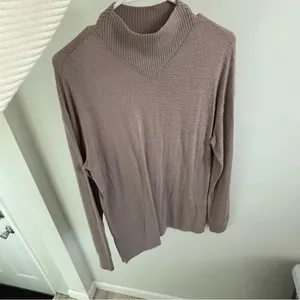 Abercrombie Women’s Mock Neck Tee thumbnail 5