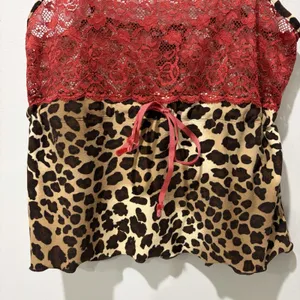 Bisou‎ Bisou Michele Bohbot Ruffle Cami Top Blouse Y2K Small Red Lace Animal thumbnail 3