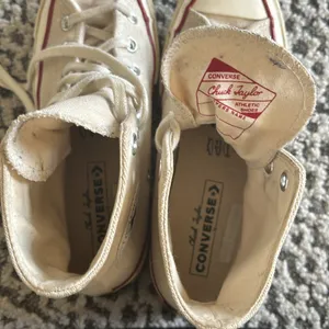 Parchment (off white) Converse Chuck 70 Hi Top Sneakers size 8 women/6 men thumbnail 3