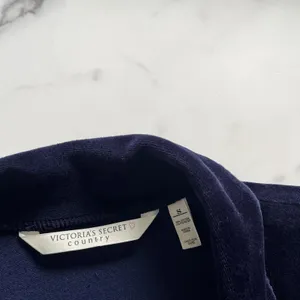 Victoria’s Secret Velvet Pajama Top Blue Small FINAL PRICE thumbnail 6