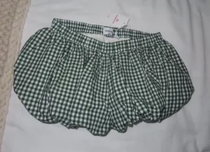 Aritzia bubble shorts thumbnail 1