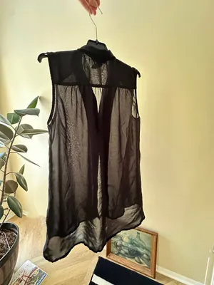 H&M Sleeveless Sheer Top thumbnail 2