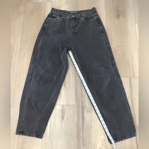 ONE PERCENT Mid Rise Barrel Jeans Black Size 30‎ thumbnail 3