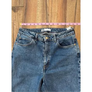 Zara High Rise Straight Leg Jeans Medium Wash Raw Hem Size 6 thumbnail 4