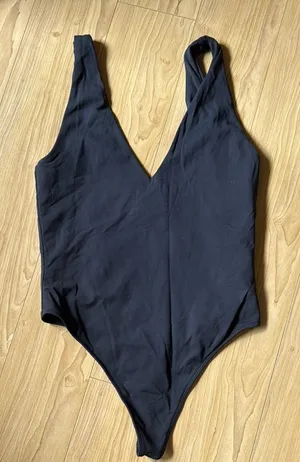 Babaton Black V-Neck Bodysuit thumbnail 1