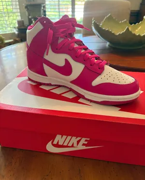 Woman’s Nike Dunk High thumbnail 1