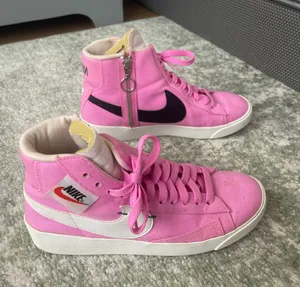 Nike Hot Pink Blazers thumbnail 2