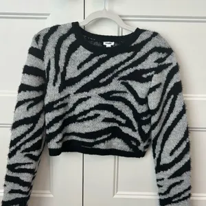 Garage zebra cropped sweater, size xs thumbnail 1
