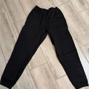Gymshark Women’s Oversized Black Joggers Size Small Campus Classics NEW thumbnail 1