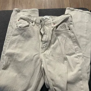 Abercrombie Men's Cream Jeans thumbnail 1