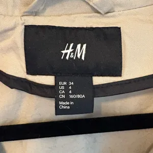 H&M Classic Beige Trench Coat – Belted, Double Breasted – Size 4 thumbnail 3