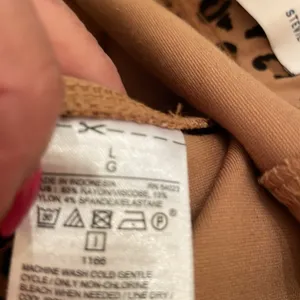 Old Navy leopard print leggings thumbnail 5