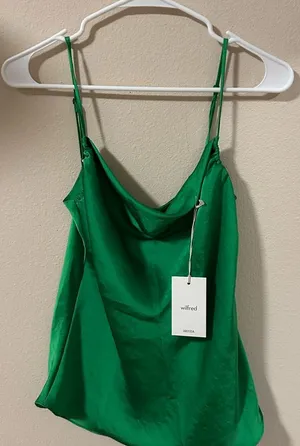 ARITZIA Wilfred Green Fitted Camisole Sleeveless Style Tops thumbnail 1