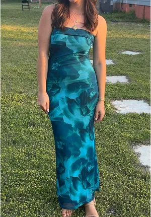 PRETTYGARDEN strapless maxi dress thumbnail 2