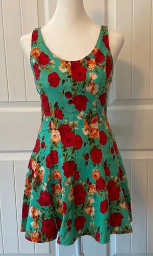 Vintage Style Floral Pin Up Dress thumbnail 1