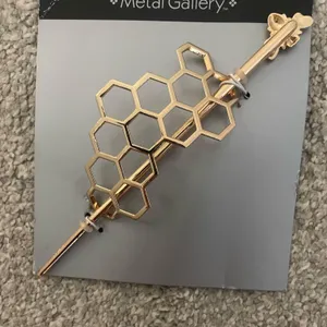 Gold honeycomb hexagon hair clip #hairaccessories thumbnail 1