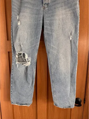 Abercrombie & Fitch The Dad Jean High Rise Distressed Women’s size 33 / 16 Reg thumbnail 3