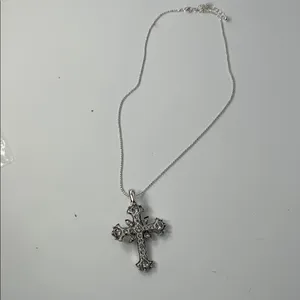 Elegant Silver Cross Pendant Necklace thumbnail 16