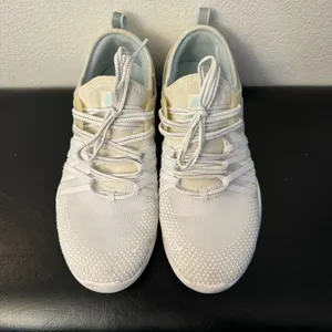 Nike Shoes Womens White Lace Up Free Reflect Training Running Athletic Sneakers thumbnail 8