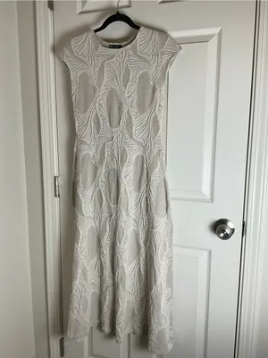 Zara Textured Cream & Beige Abstract 3D Knit Cap Sleeve Midi Dress Size Small thumbnail 2