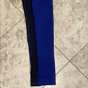 Fabletics Cherise Mid Rise Leggings Mesh Panel Athletic Medium Blue Black thumbnail 5