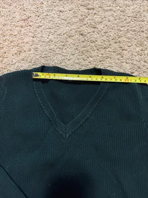 Brandy Melville Dark Green Cropped V-Neck Sweater thumbnail 9