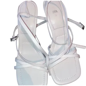 ✨Zara strappy sandal heels✨ thumbnail 1