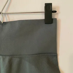 NWOT Set Active Gray Biker Compression Shorts Athletic Women's size Medium thumbnail 3