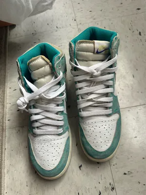 Air Jordan 1 thumbnail 3