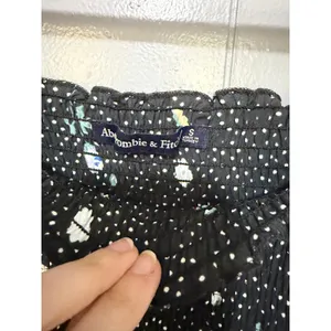 Abercrombie & Fitch Black Floral Polka Dot Smocked Long Sleeve Peasont Top S thumbnail 2