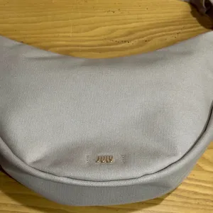 July crescent crossbody bag Gray thumbnail 4