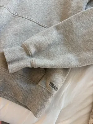 Aritzia Hoodie TNA thumbnail 2