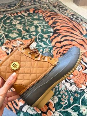 Tommy Hilfiger Women's Waterproof Tan Quilted Rubber Duck Rain Boots Size 8M thumbnail 3