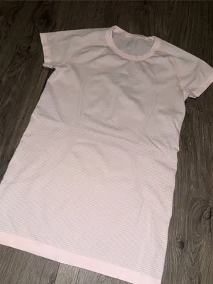 lululemon athletica Pale Pink Short Sleeve Seamless Tee swiftly size 6 thumbnail 1