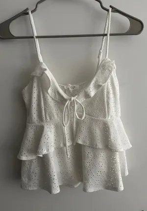White ruffle tank Size M thumbnail 1