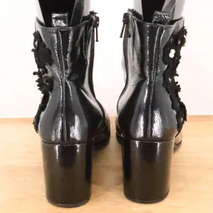 Kennel Schmenger Patent Leather Floral Pearl Ankle Boots Square‎ Toe Size 7.5 thumbnail 3