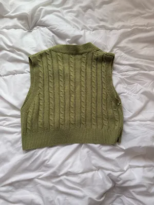 Knitted green vest Size XS thumbnail 3