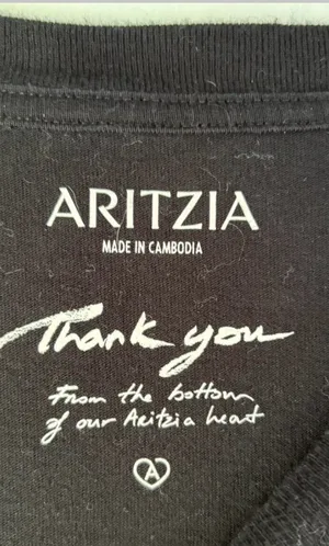 Aritzia heart tshirt thumbnail 3
