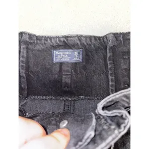 Abercrombie & Fitch A&F Mom Jean Women's 26/2 Black Paperbag High‎ Rise Belt thumbnail 3