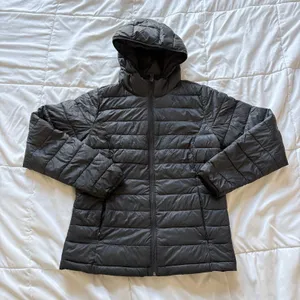 Amazon Essentials Medium Black Lightweight Water thumbnail 1