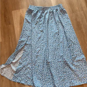 Floral Blue Midi Skirt with‎ Slit Size 2X thumbnail 3