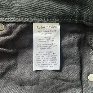 Reformation Rowe Mid Rise Relaxed Straight Jeans – Chic Black Sustainable - 27 thumbnail 7