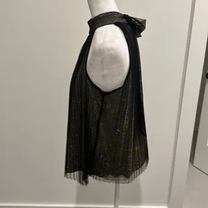NWT Express Shimmer Pleated Top Sz M thumbnail 2