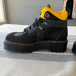 Dr. Martens Zuma Leather & Suede Hiker Style Black Platform Boots, US 9 Chunky thumbnail 9